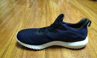 阿迪达斯alphabounce 阿迪达斯alphabounce