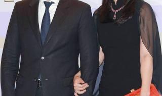 郭晶晶助阵霍启刚参选 郭晶晶助阵霍启刚参选